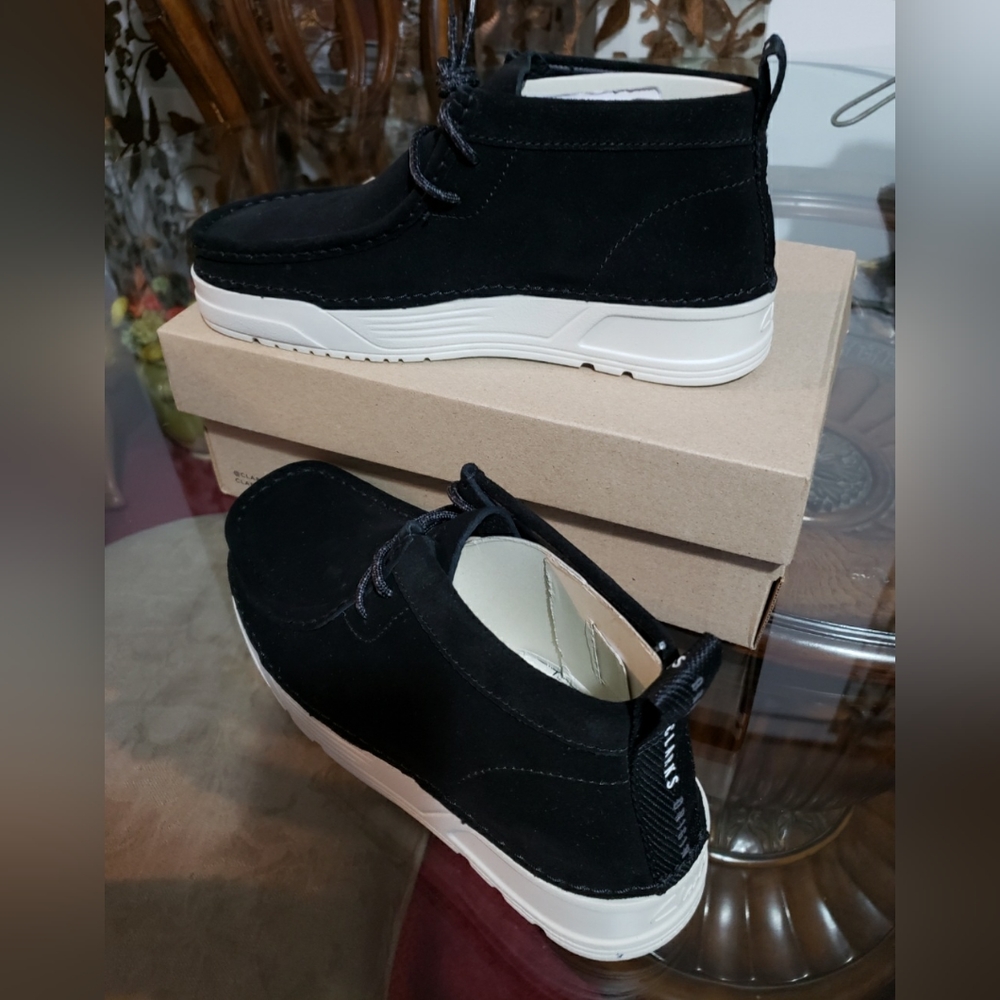 Shoes, suede leather Clarks, 9.5 women's, black